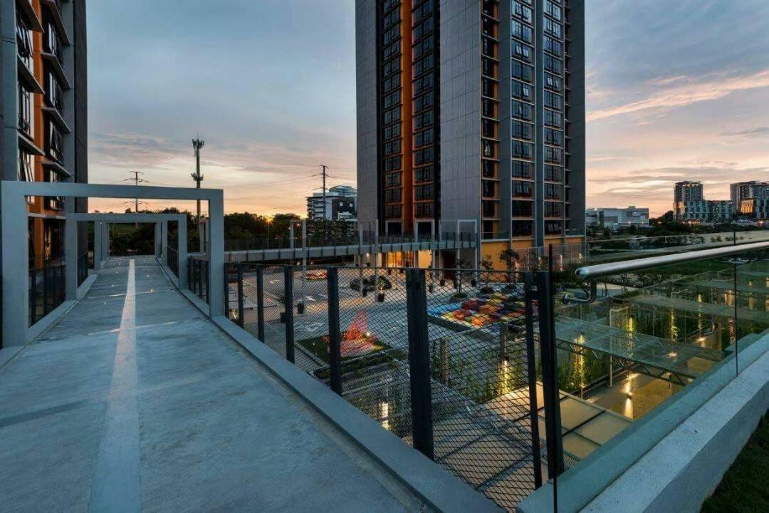 Hid Soho At Kanvas Wifi Netflix Klia Apartemen